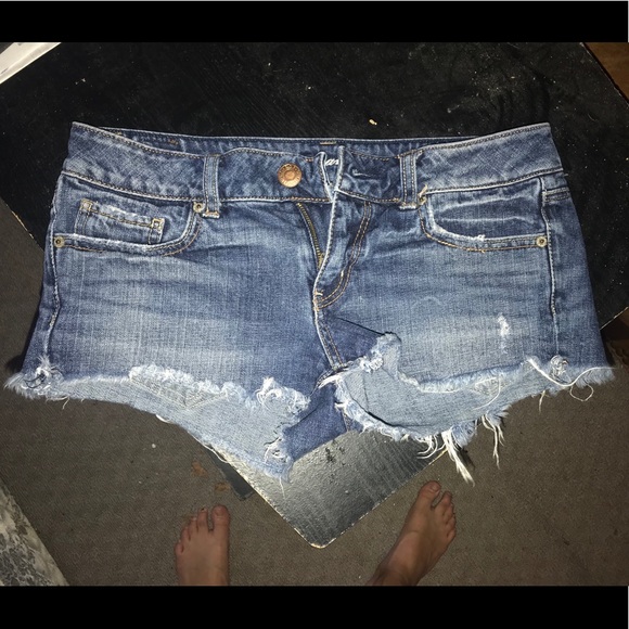 American Eagle Outfitters Pants - American eagle size 5 short shorts